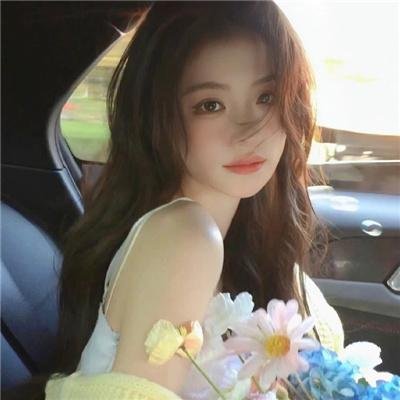 华颐:吞噬怪物的孩子海报